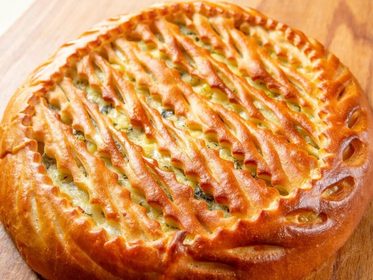 Дрожжевой яблочный пирог. Украшение закрытого пирога. Закрытые пироги из дрожжевого теста рецепты. Закрытые пироги из дрожжевого теста рецепты. Пирог с яблоками из дрожжевого теста.