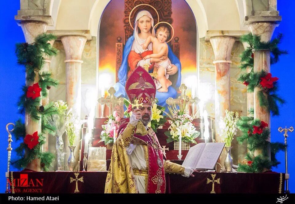 7 апреля праздник в армении поздравления. Благовещение в армянской церкви. 7 Апреля праздник в Армении. Благовещение в Армении день материнства и красоты. Праздник материнства в Армении.