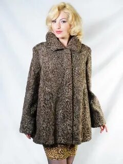 Полушубок из каракуля женский