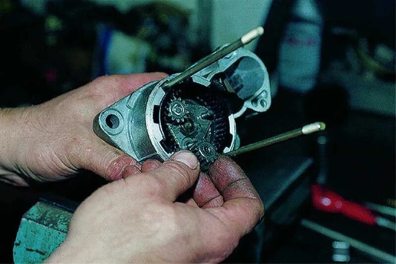 Как правильно разобрать стартер Кама Сутра по белорусски)))) Стартер "БАТЭ". Lada Калина хэтчбек, 1,6 л, 2008