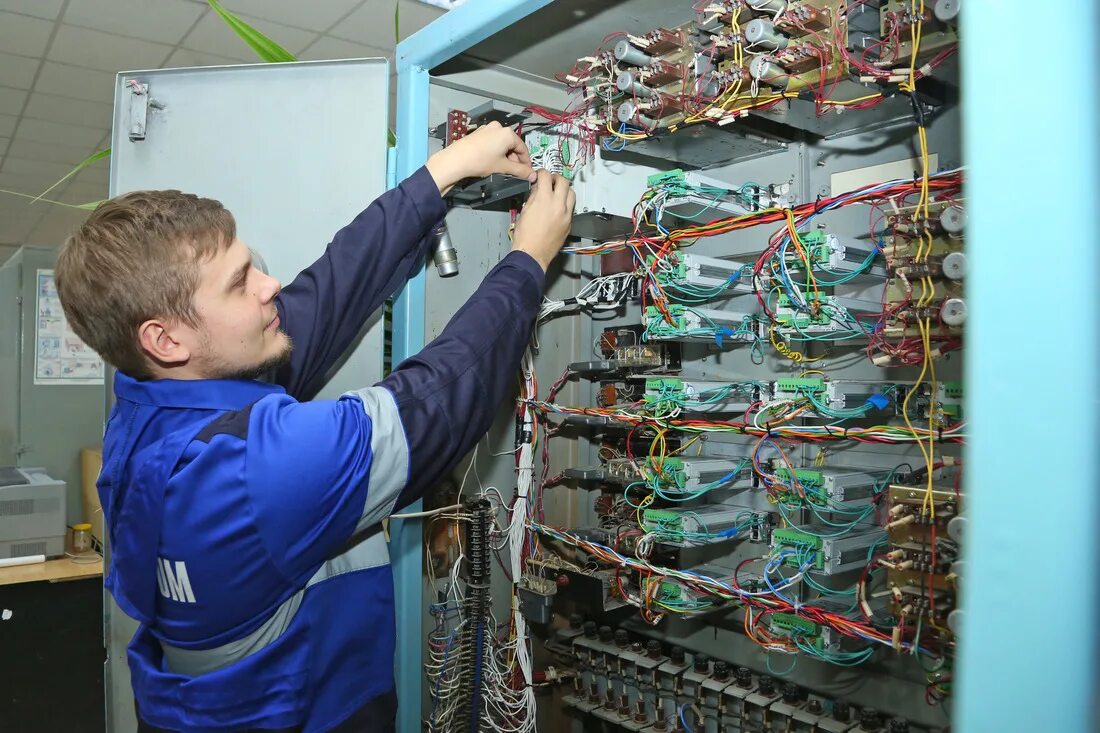 Про кипиа. Слесарь по контрольно-измерительным приборам и автоматике. Слесарь киповец. Про кипиа. Мастер кипиа.