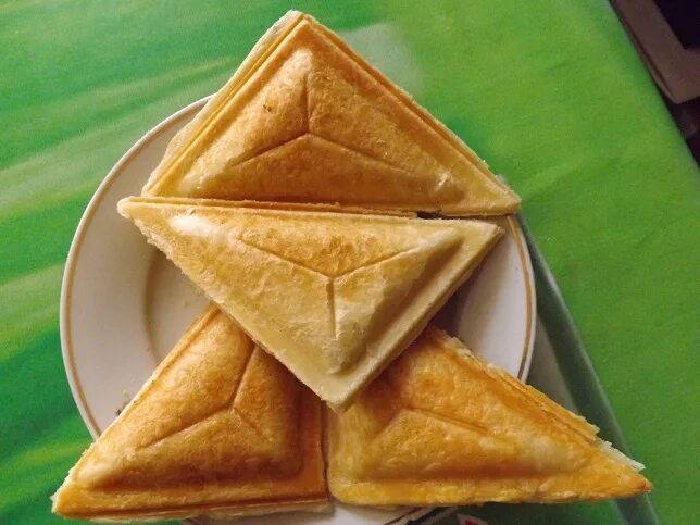 Бутерброды в сэндвичнице. Сэндвичница redmond rsm-m1402. Вафельница severin. Сэндвичница moulinex type t90. Сэндвичница со сменными панелями redmond rsm-m1404.