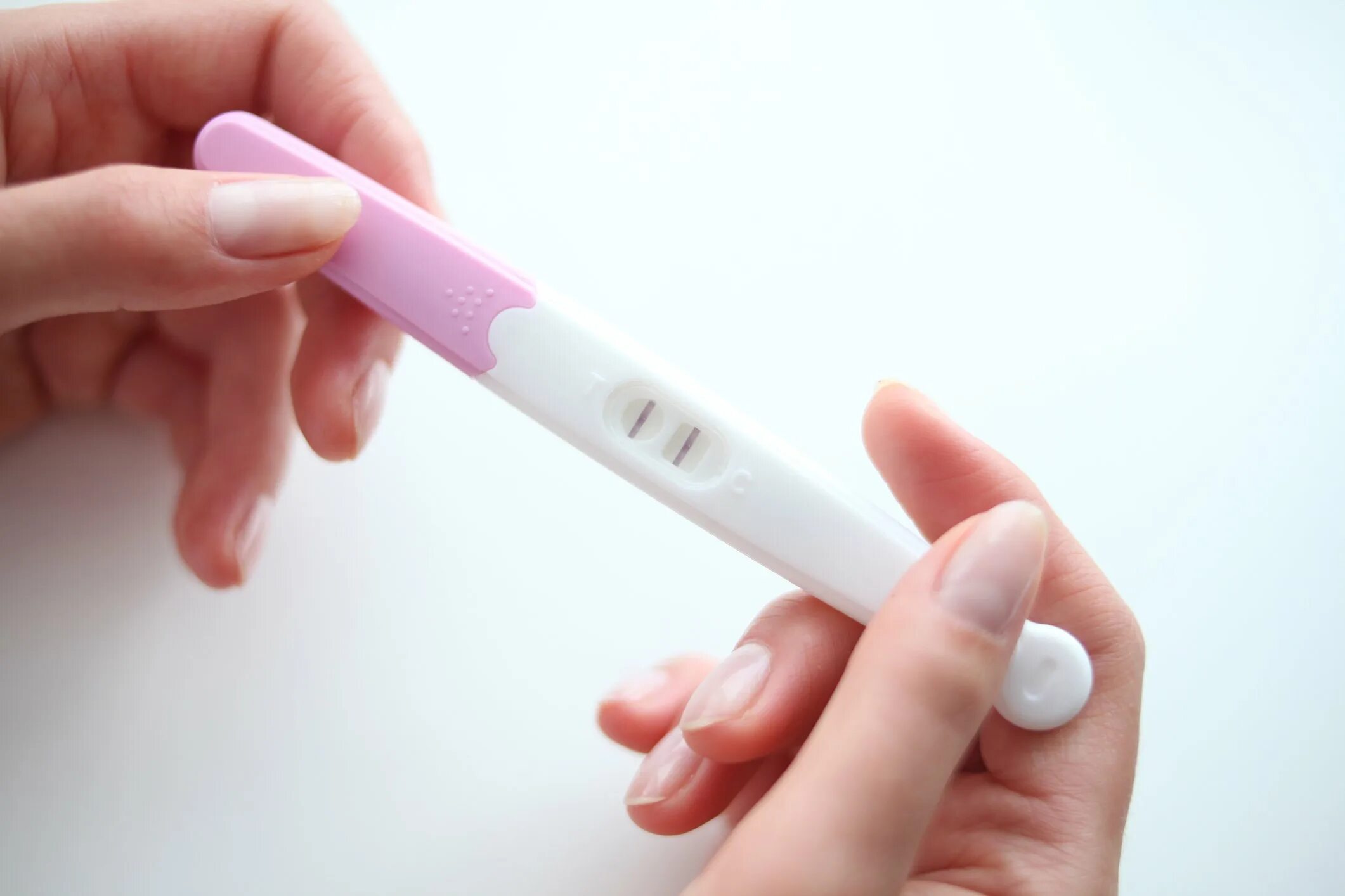 Теста беременна. Тест на беременность. Положительный тест на беременность. Тест на беременность фото. Позитивный тест на беременность.