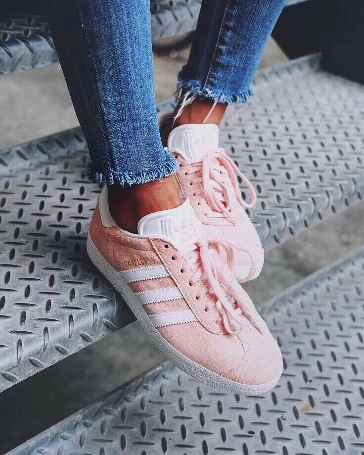 Садовод кроссовки адидас. Adidas Gazelle Pink. Adidas женские кроссовки 2020. Adidas Gazelle 2016. Кроссовки адидас женские 2016.