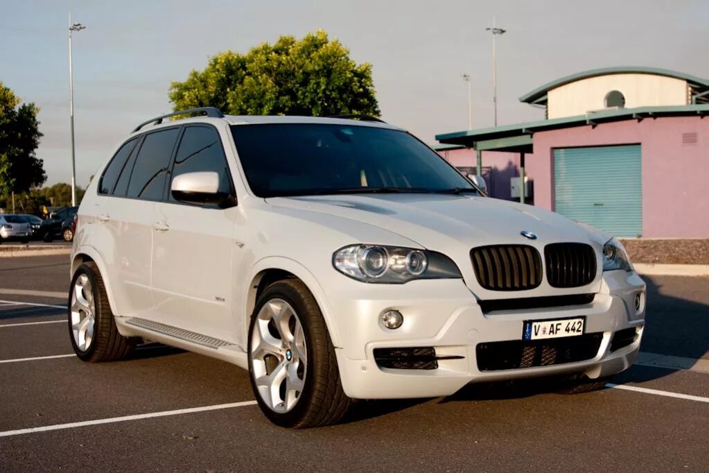 Купить бмв е 70. BMW x5 e70 White. BMW x5 e70 белый. БМВ х5 е70 белый. BMW x5 70 кузов.