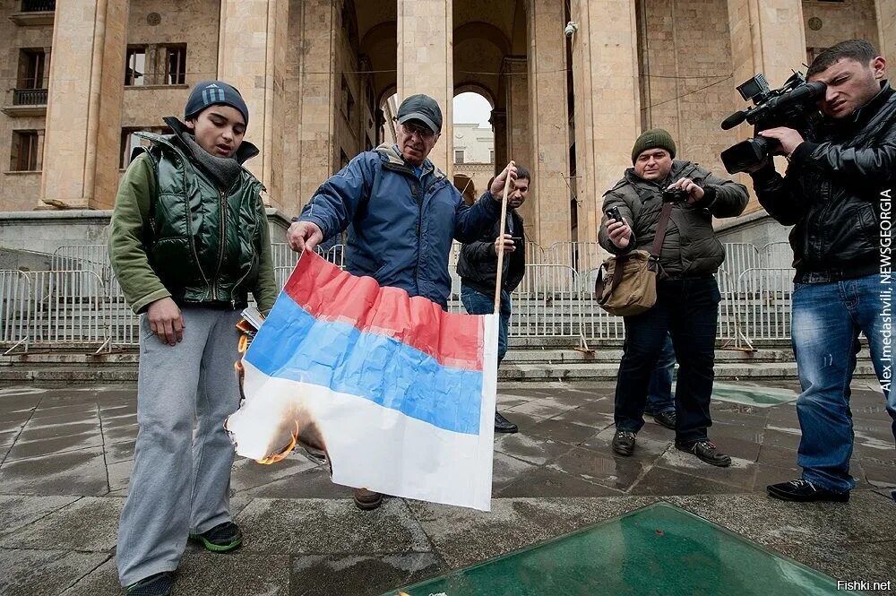 Русские оккупаторы в Грузии. Грузия Россия оккупант. Грузия против России. Россия оккупировала Грузию.