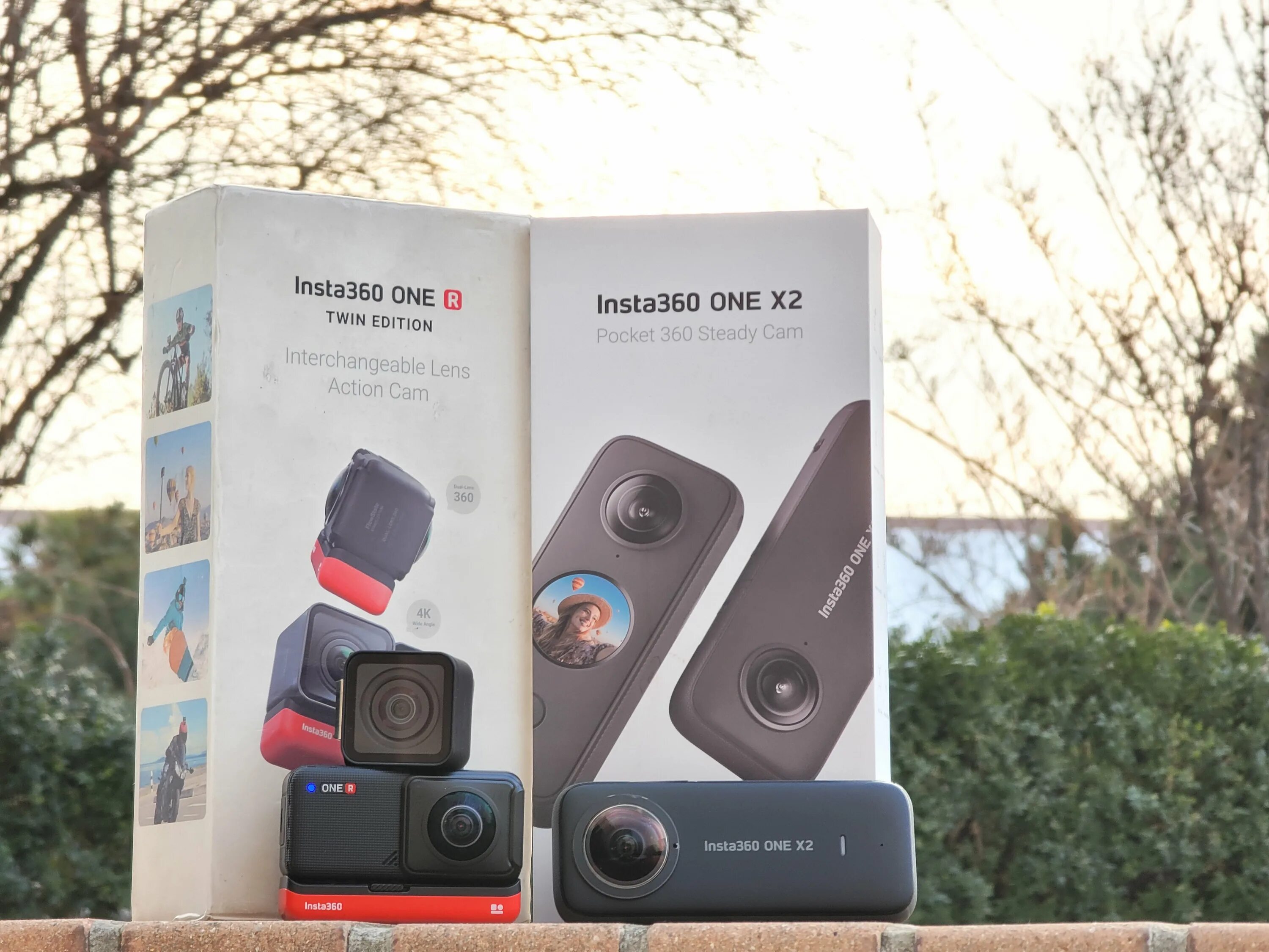 Insta 360 ace. Insta360 one x2 коробка. insta 360 one x2 влагозащита. insta360 one x2 поворотное. упаковка insta360 one r twin edition.