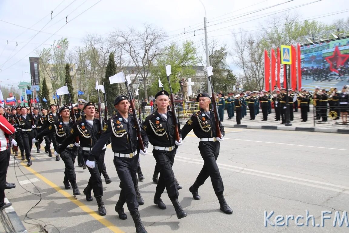 Военные праздники 2024 года. Керчь 9 мая. Керчь парад. Парад военных в Керчи. Парад в Керчи 2021.
