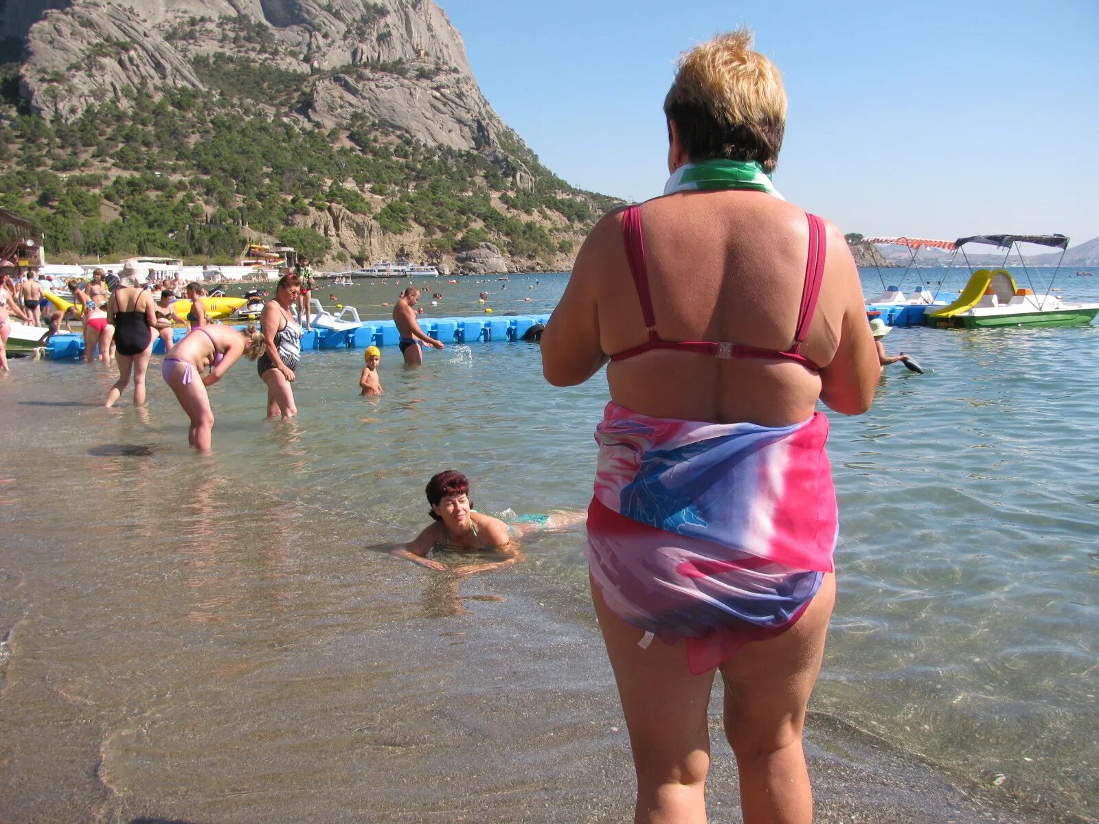 Женщины пляж крым фото Пляжный рай на Черном море: Лучшие места для идеального отдыха.