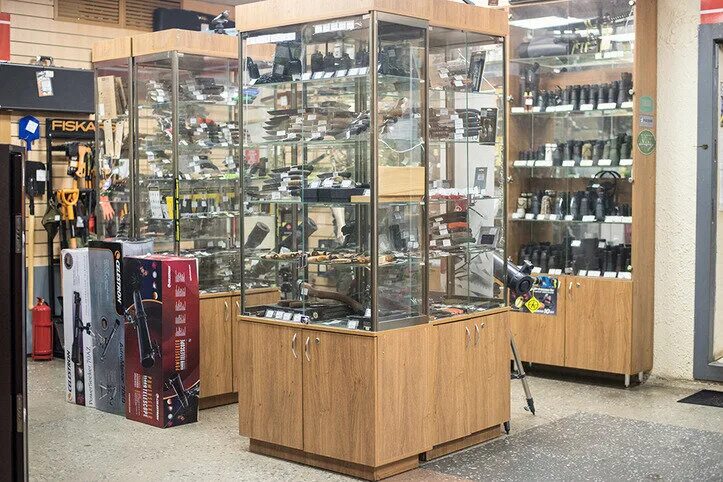 Магазин охота брянск. Магазин охота рыбалка туризм. Трофей 32 клинцы каталог. Оружейные салоны. Магазин охотник в брянске.