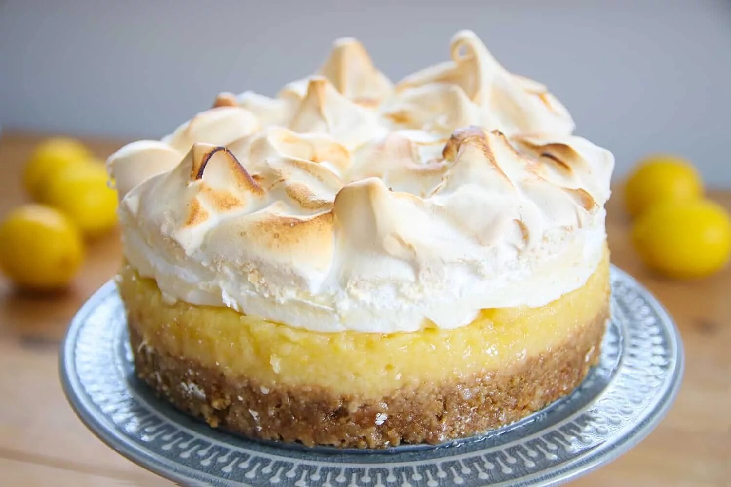 лимонный меренговый пирог. пироги с безе рецепт с фото. Lemon meringue pie. лимонный пай с меренгой. пироги с безе рецепт с фото.