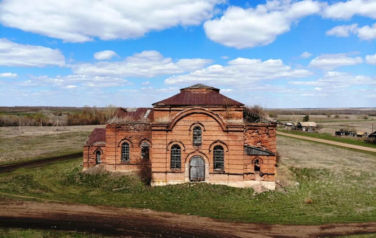 Подслушано пономаревка оренбургская в контакте. Село Воздвиженка Оренбургская область Пономаревский район. Храмы Пономаревского района. Церковь в селе Воздвиженка Пономаревский район. Села Пономаревского района Оренбургской области.