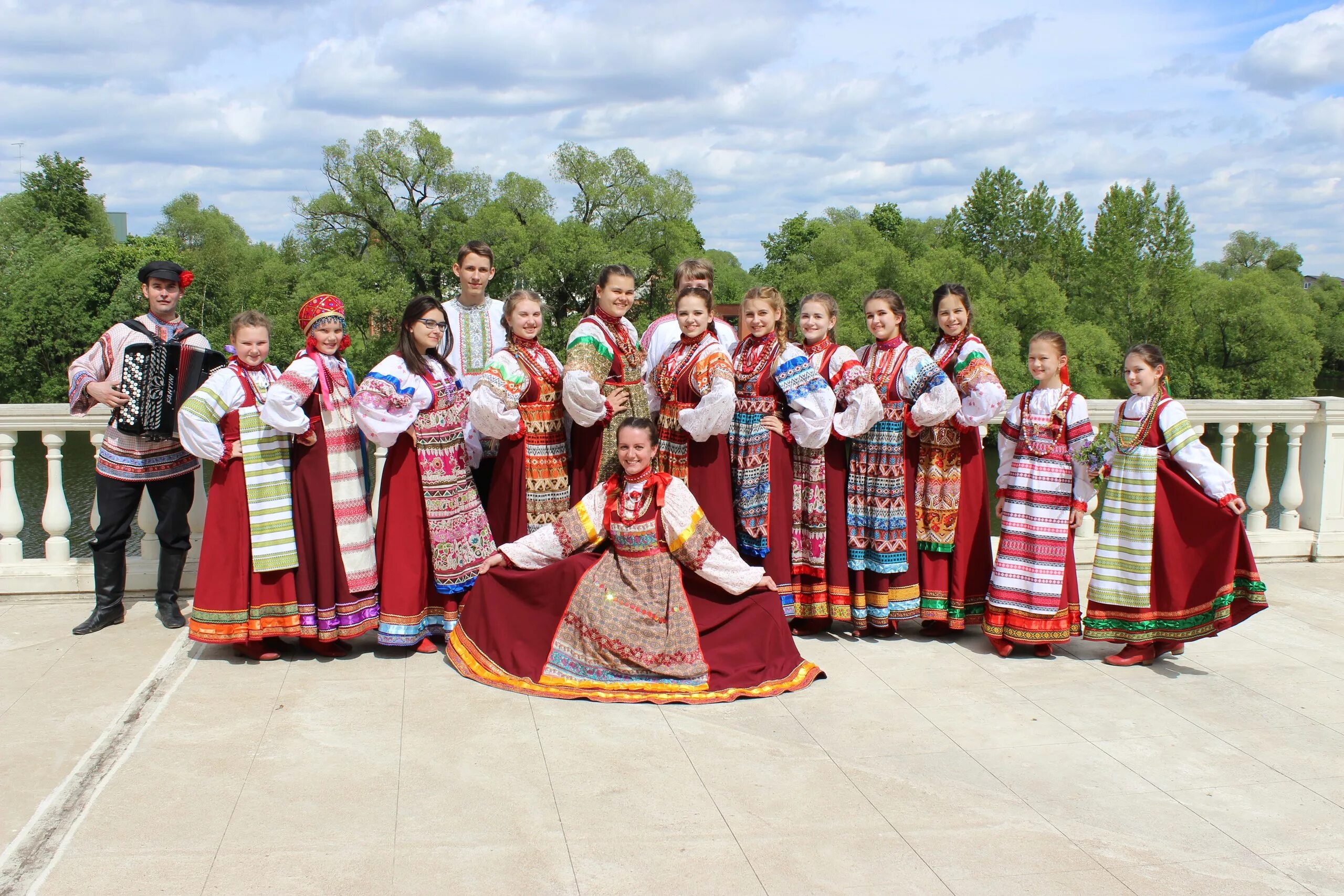 Казачи ансабльиван да марья кызыл. Самый народный ансамбль. Ансамбль казачата майкоп. Криница коллектив кубанский. Ансамбль сибирские узоры томск.