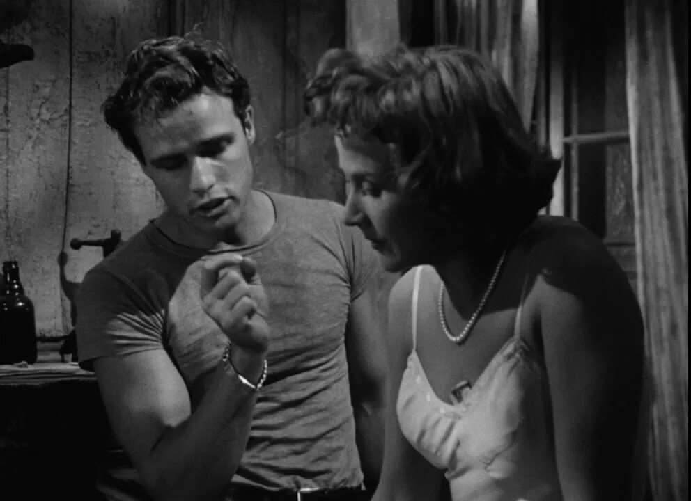 A streetcar named desire 1951. Трамвай желание марлон брандо вивьен ли. Трамвай желание краткое содержание. Трамвай желание суть. Брандо трамвай желание.