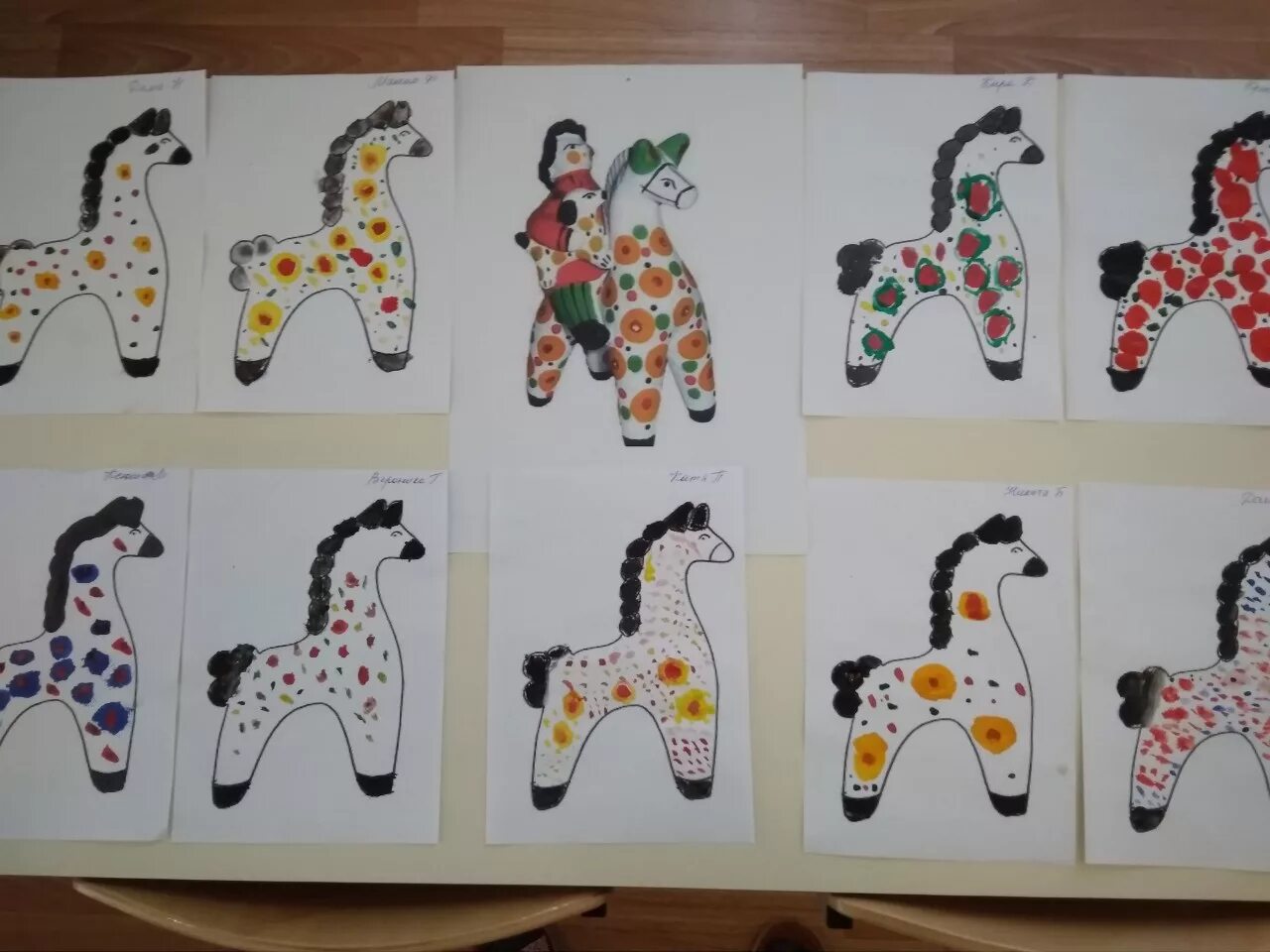 дымковская роспись в средней группе лошадка. роспись дымковской игрушки. народные промыслы нижегородской области дымковская игрушка. дымковская игрушка поделка в садик. дымковская игрушка рисование в старшей группе.