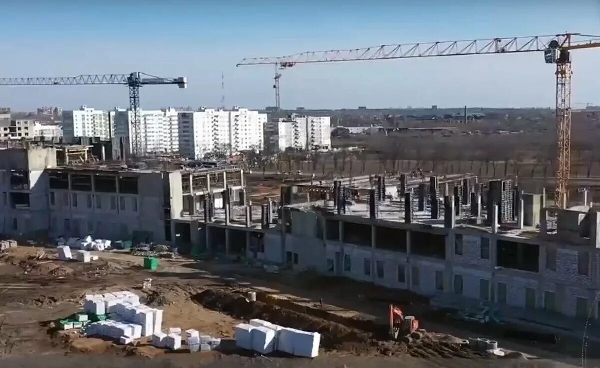 Мариуполь строится. Строительство города. идет строительство. новое строительство. мариуполь стройка.