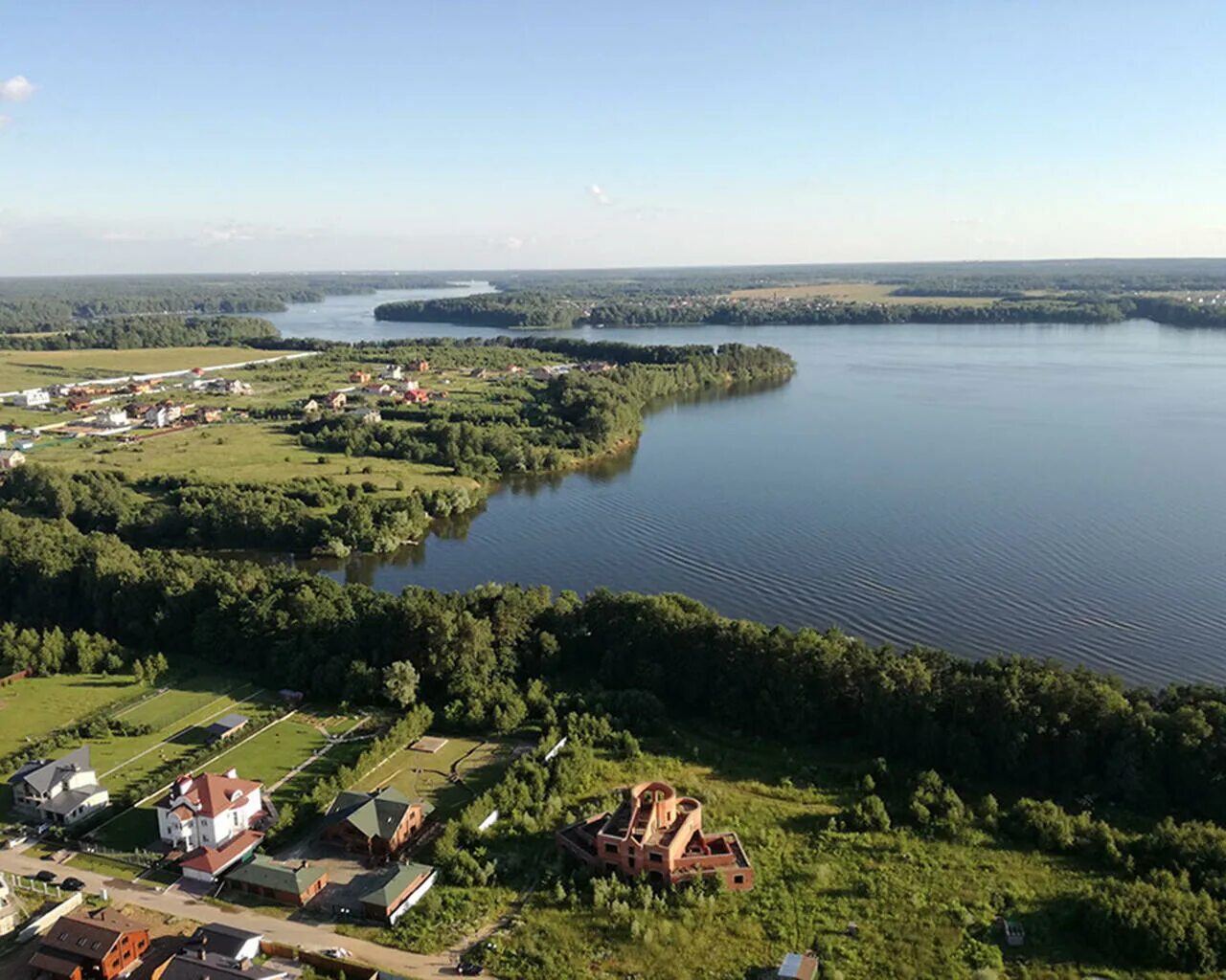 Поселок истринское водохранилище. Истринское водохранилище лопотово. кп акватория истры. лопотово парк коттеджный поселок.