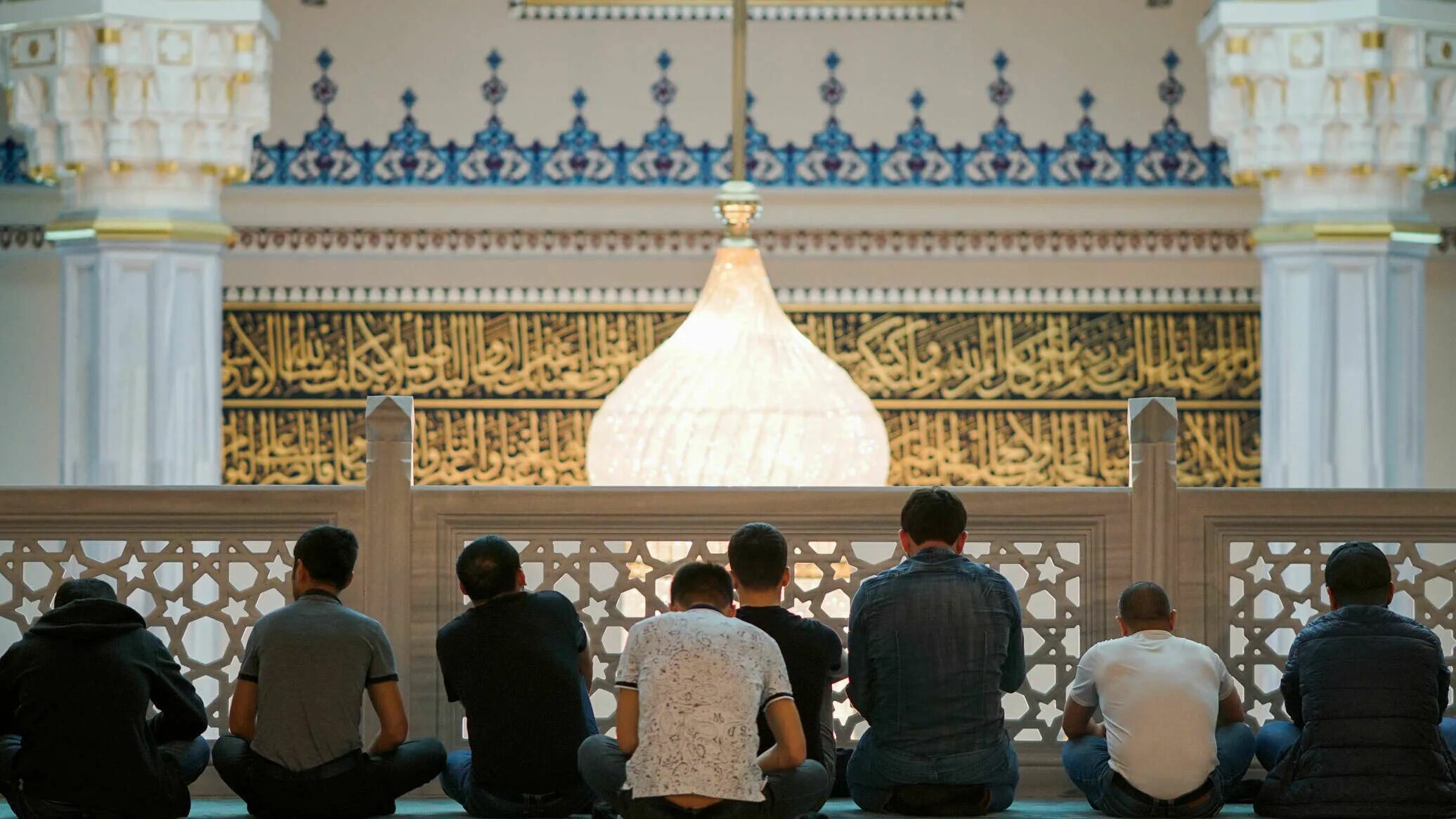 Рамадан у таджиков. Мечеть мусульманский в Таджикистане. Мечеть имоми азам.
