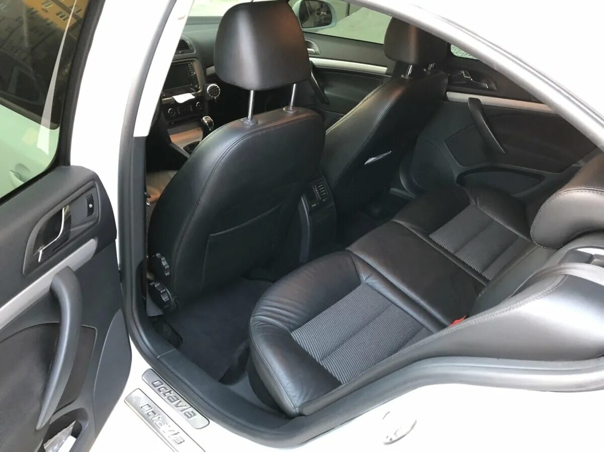 Сиденья skoda octavia a5. Сиденье шкода а5. Сиденье шкода а5. Задний диван skoda octavia a5. Сиденья skoda octavia a5.