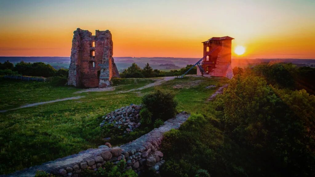 новогрудок замок. новогрудский замок беларусь. новогрудок замковая гора. руины новогрудок. новогрудский замок.