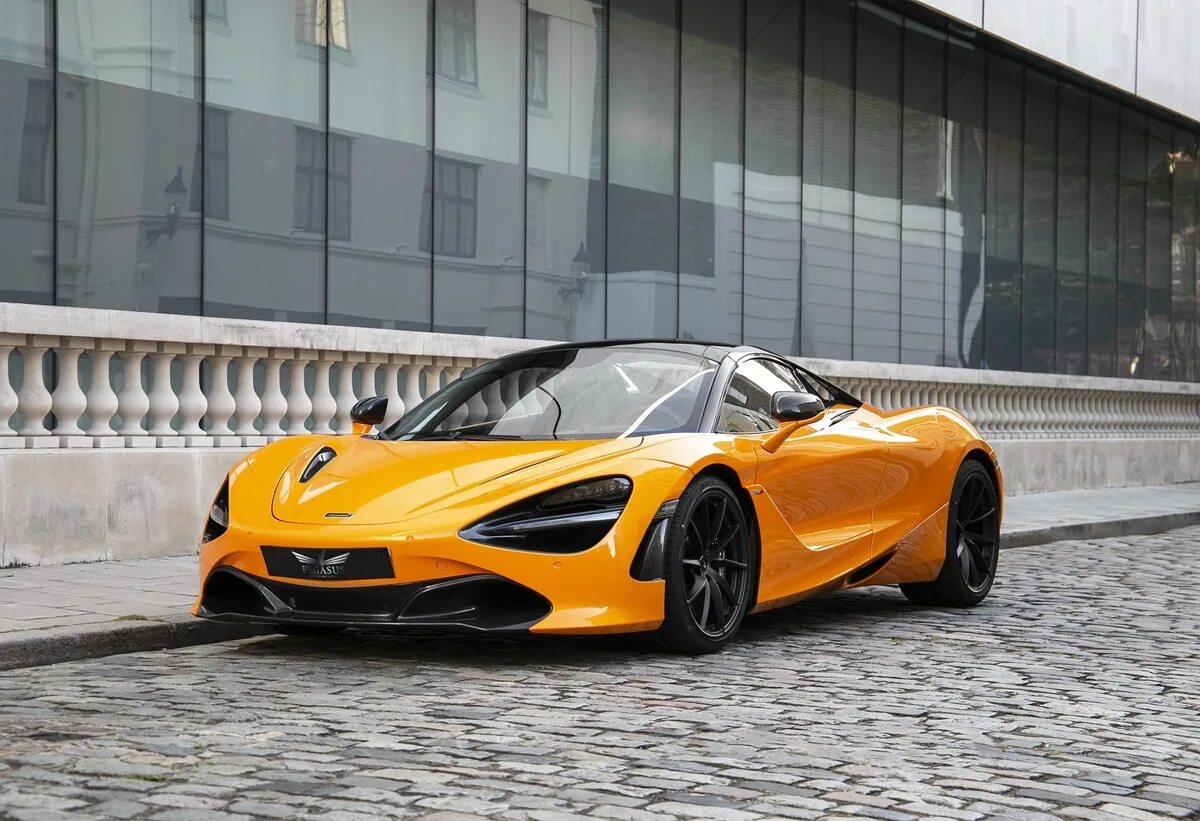 Макларен 720s цена. Макларен 720s. MCLAREN 720s Price. Макларен 720s Спайдер желтый. Макларен 720.