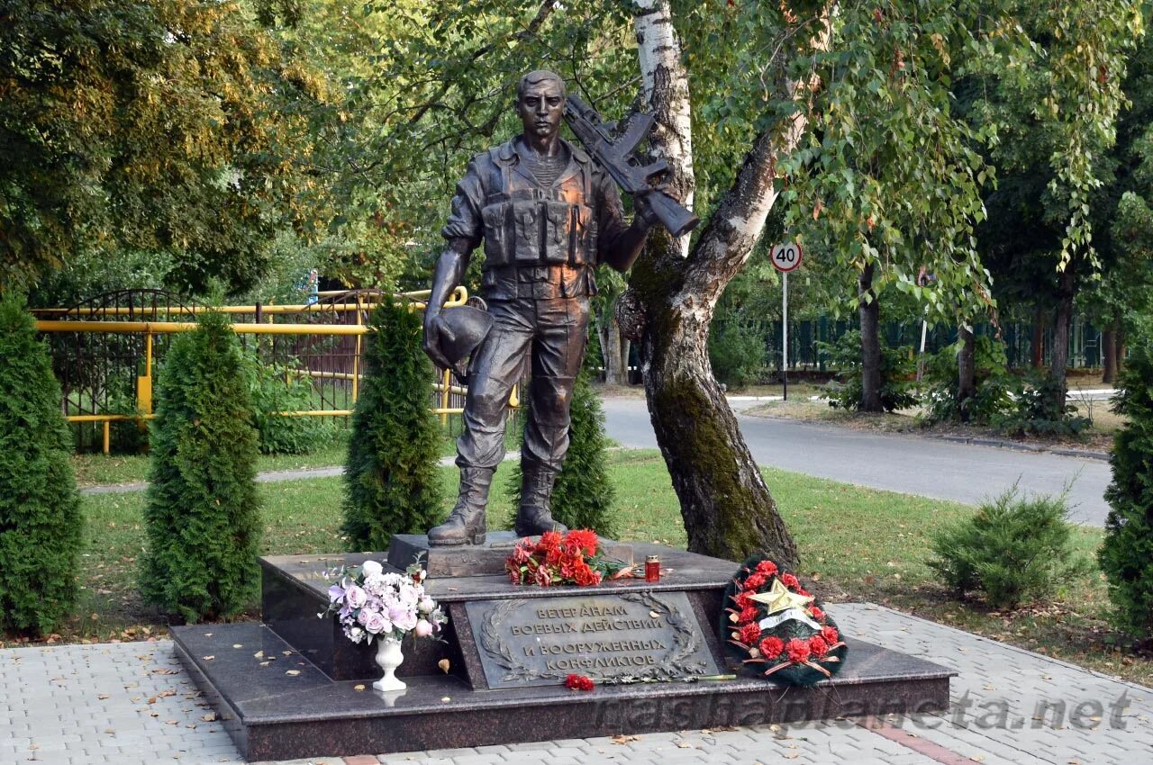 Памятники ветеранов. Памятник ветеранам. Памятники ветеранов. Памятник ветеранам боевых действий. Памятники ветеранов.
