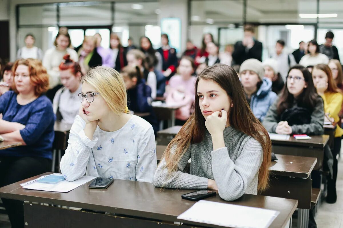 Девушки студентки. Поступить в кфу иностранцу. Девушки студентки. Студентка университета. Ларионова виола анатольевна урфу.