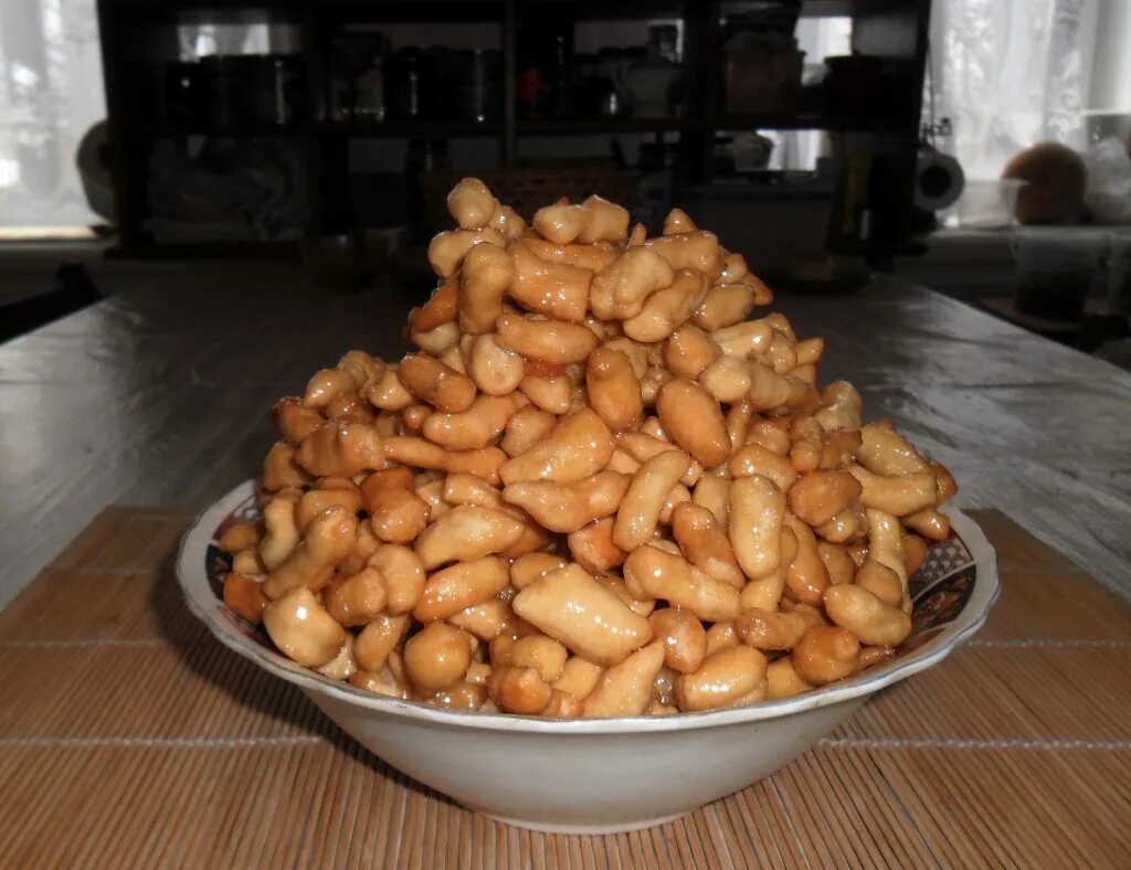 чак чак казахский. самый вкусный чак чак. татарский десерт чак чак. татарское национальное блюдо чак-чак. блюдо чак чак.