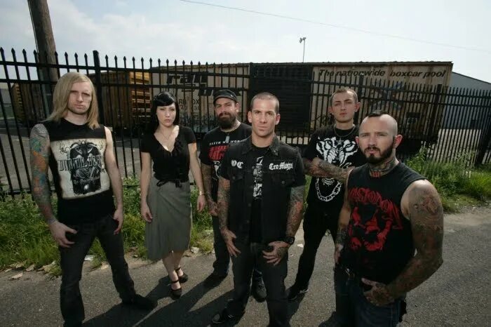 Bleeding through. Группа bleeding through. bleeding through 2025.