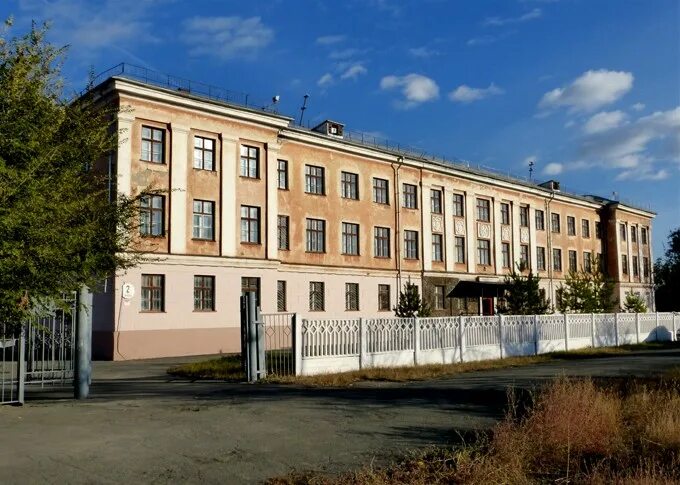 медицинское училище №24. строительный колледж калуга. городское профессиональное училище. новосибирск 1училеще профессиональное училище 1. мариуполь училище.