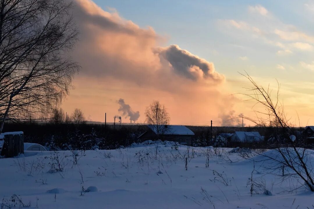 Погода октябрь подосиновский район кировской области. Пасмурный Киров. Яхреньга Подосиновский район. Природа Подосиновского района фото. Село Яхреньга Подосиновский район фото.