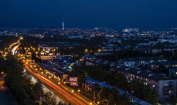 Что было ночью в симферополе. Ночной симферополь. семфирополь или симферополь. ночной симферополь 2025. центр города симферополь ночью.