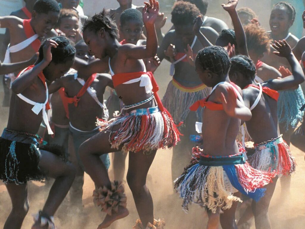 Племя Зулу. Девушки Зулу. Zulu Reed Dance. Женщины племени Зулу