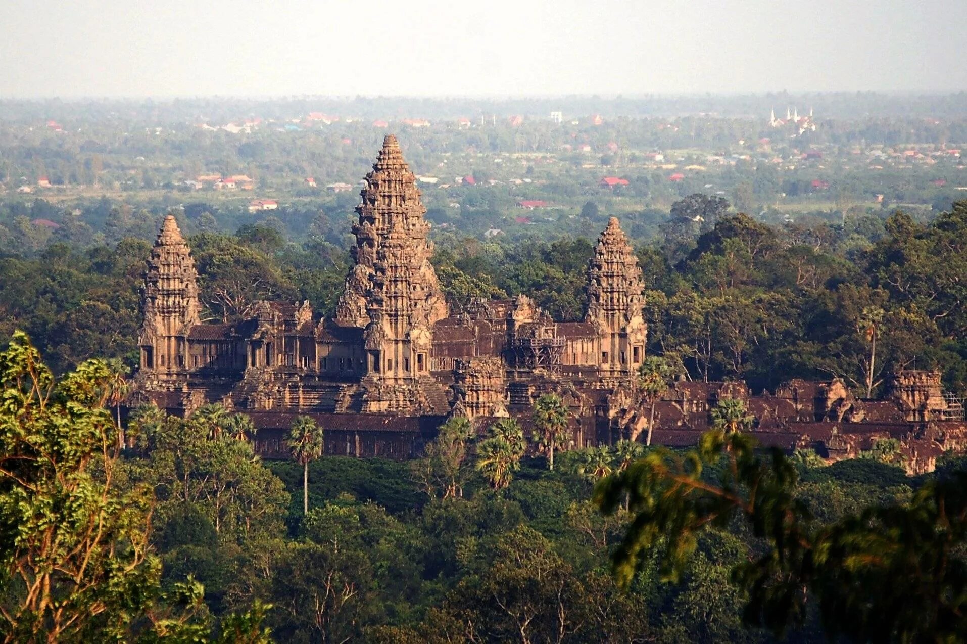 Ангкор-ват Камбоджа. Храм храм Ангкор ват. Джунгли Камбоджи храм Ангкор. Гигантский храмовый комплекс Ангкор, Камбоджа.