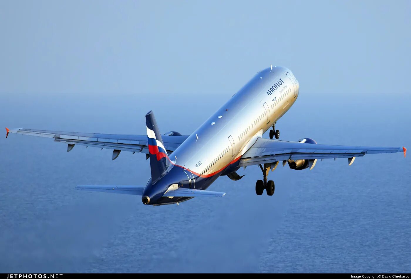 самолет аэрофлот в небе. авиапарк аэрофлота боинг 777. Sukhoi superjet 100. самолет аэрофлот airbus a330. боинг 767-300er аэрофлот.