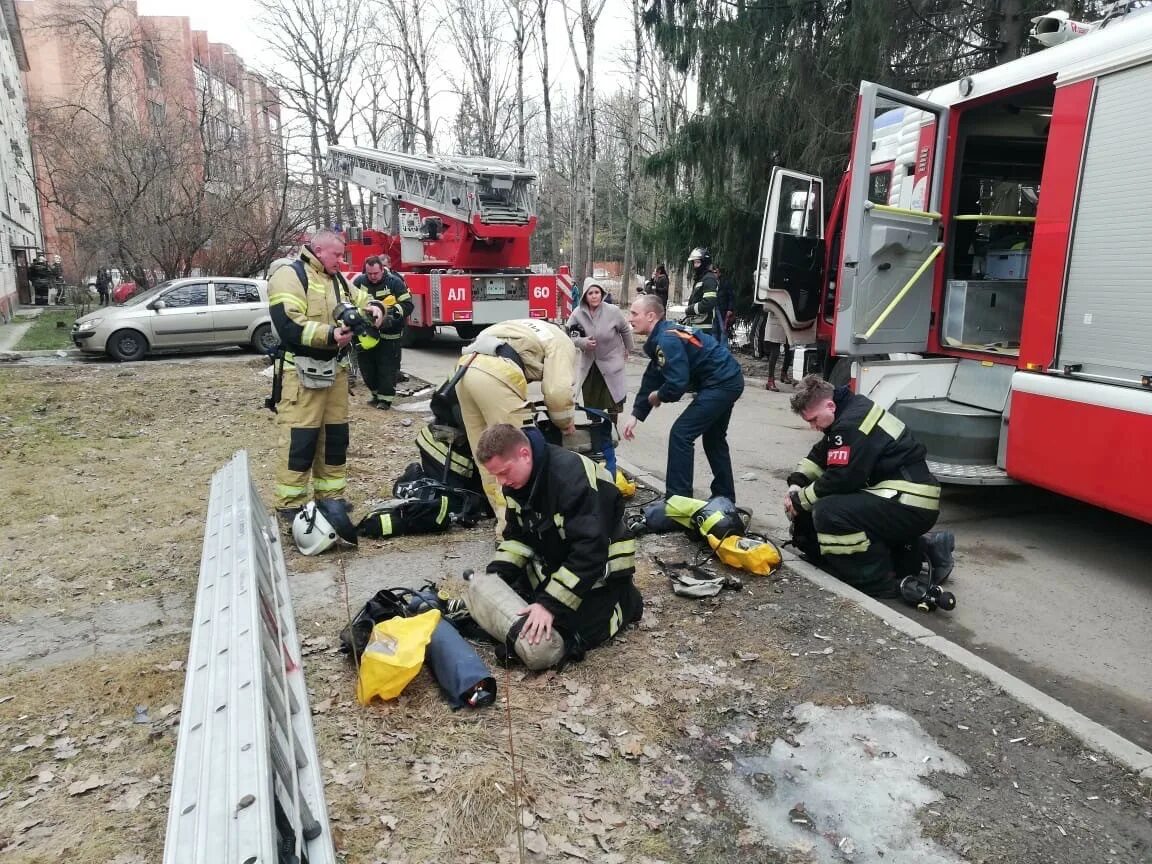 Чп обнинск. Пожар в обнинске на ул курчатова. пожар в обнинске сейчас. пожарные обнинск. пожар на калужской в обнинске.