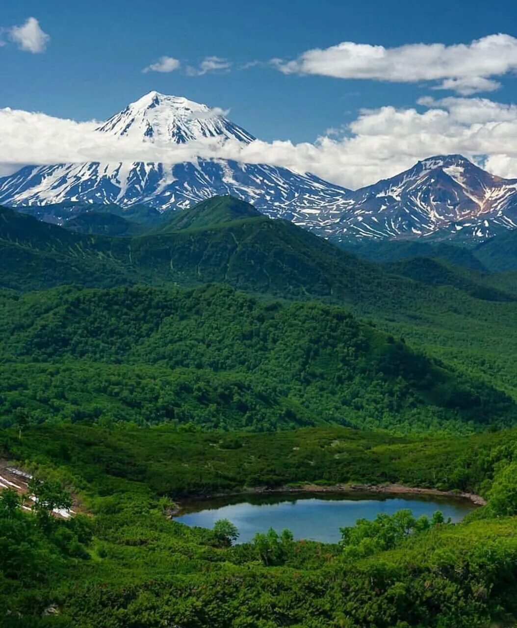 Удивительные горы россии. Петропавловск-Камчатский гора. Горы Камчатки. Горы Петро Павловск камчаьск. Горы дальнего Востока и Камчатки.