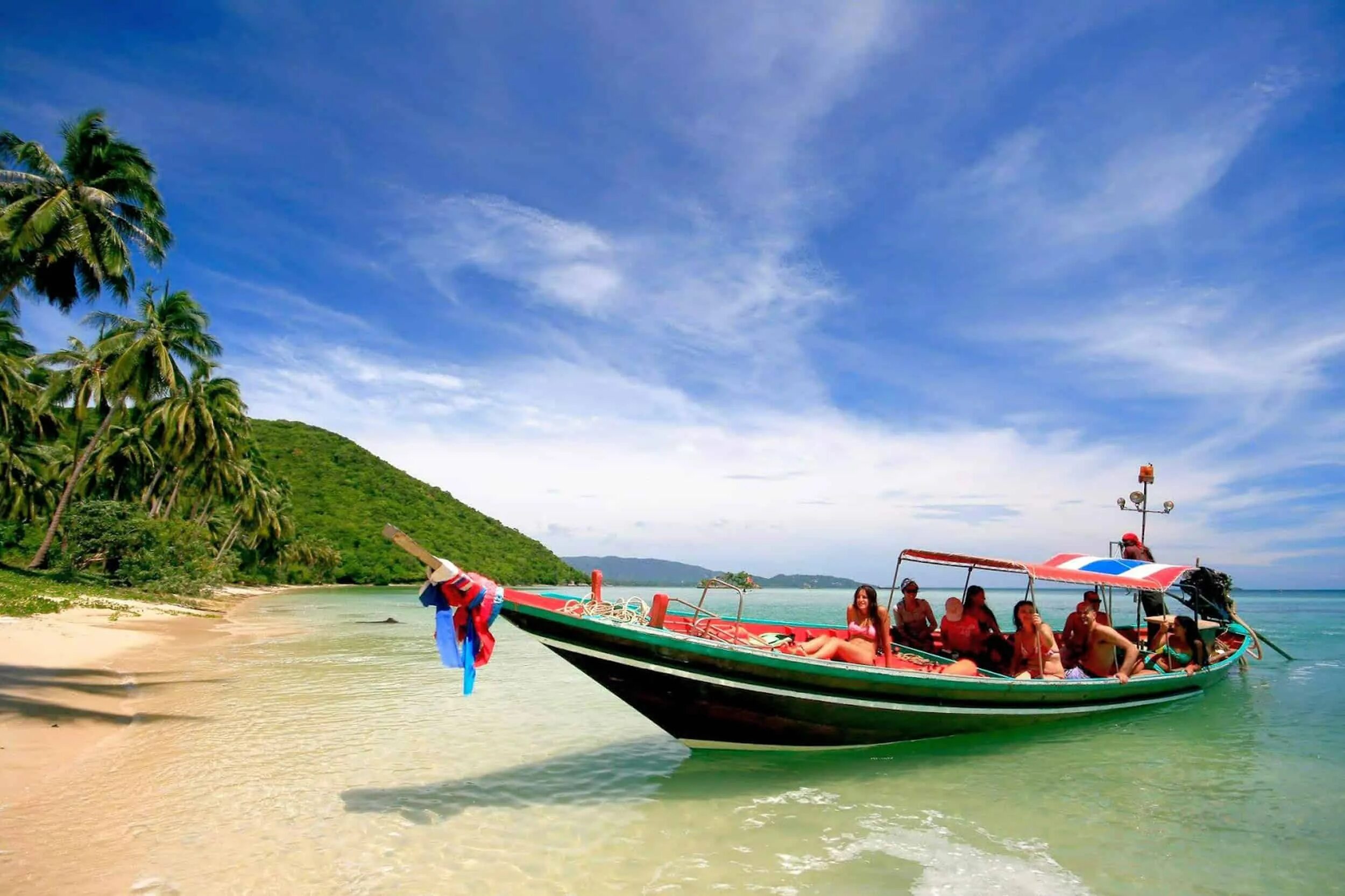 Остров Пханган Таиланд. Тайская лодка Longtail Boat. Таиланд лонгтейл. Самуи Пханган.