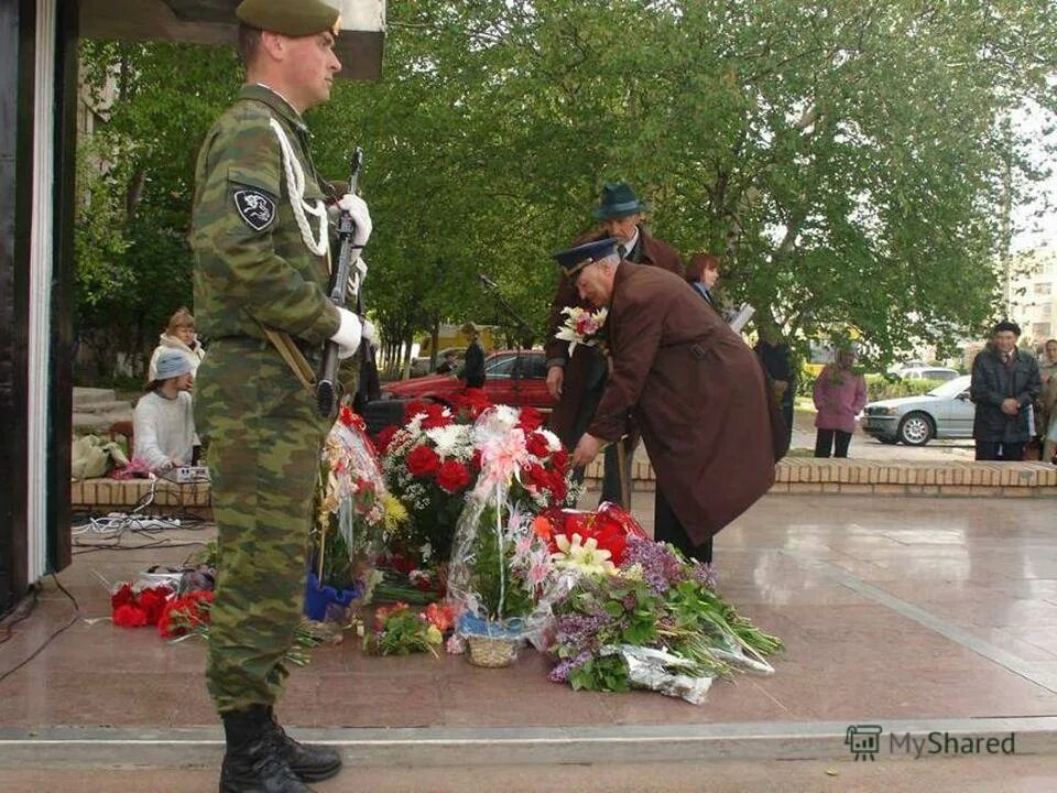 Памяти павших во имя живых. Памяти павшим во имя живых. "Афганистан. Во имя павших, во имя живых". «Ради памяти павших и во имя живых»,.