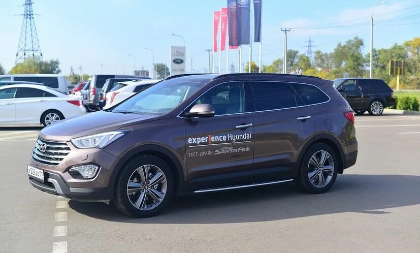 Hyundai Grand Santa Fe семиместный.