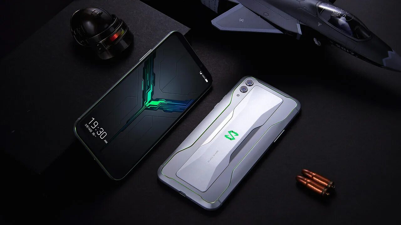 Лучший андроид смартфон 2024 года. Игровой смартфон 2022 Black Shark. Black Shark 2. Huawei Black Shark. Xiaomi Black Shark игровая панель.