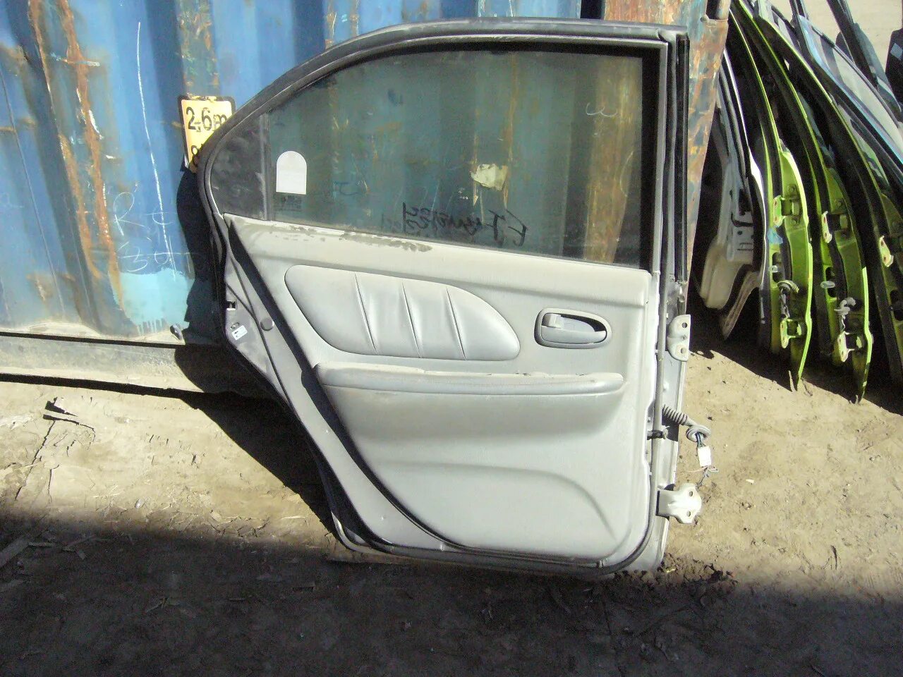 Замок водительской двери hd78. Дверь хендай соната тагаз. Задние двери sonata ef. Разобрать дверь хендай акцент. Задние двери sonata ef.