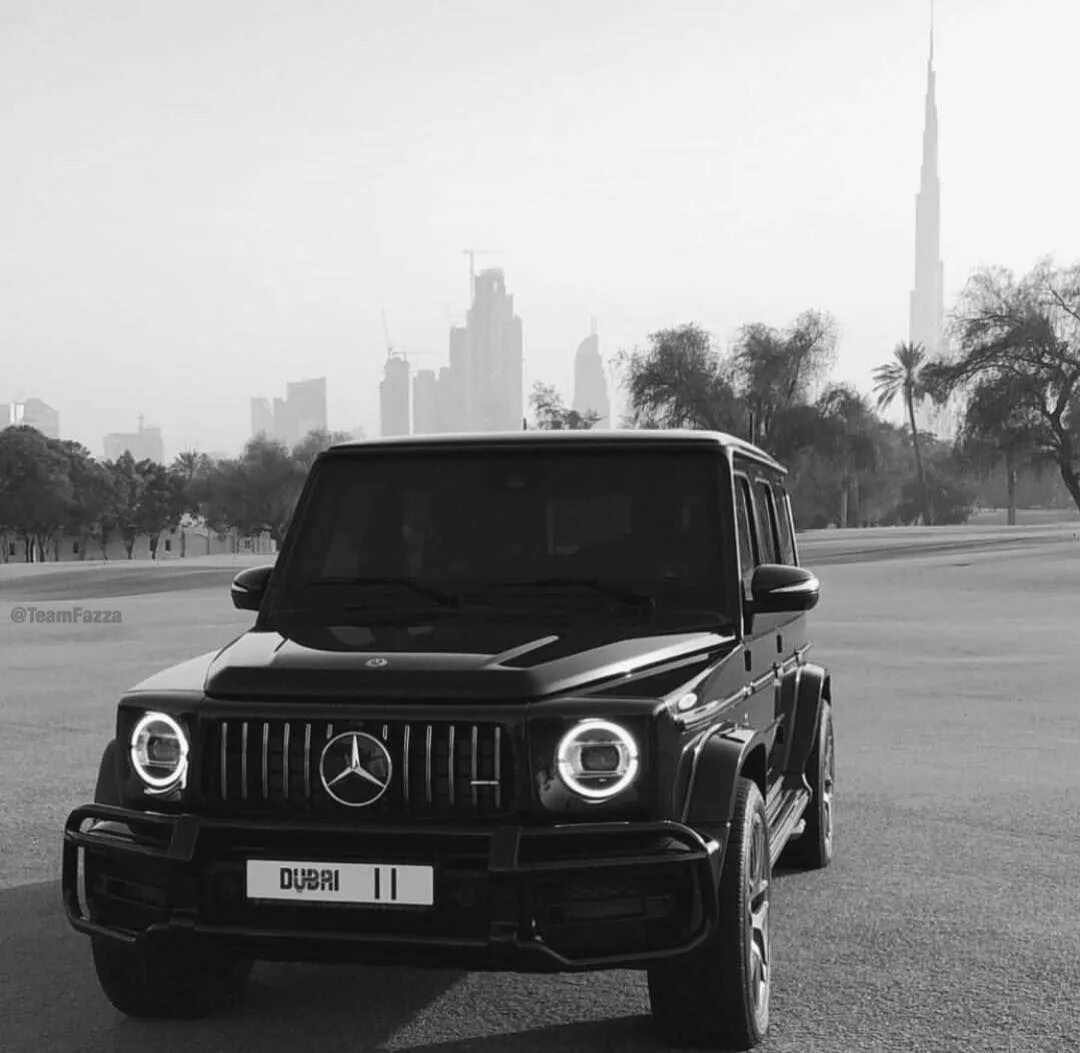 Гелик в дубае. G63 AMG. Гелендваген AMG g63 Dubai. Шейх Дубая g63. G 63 AMG Dubai черный.