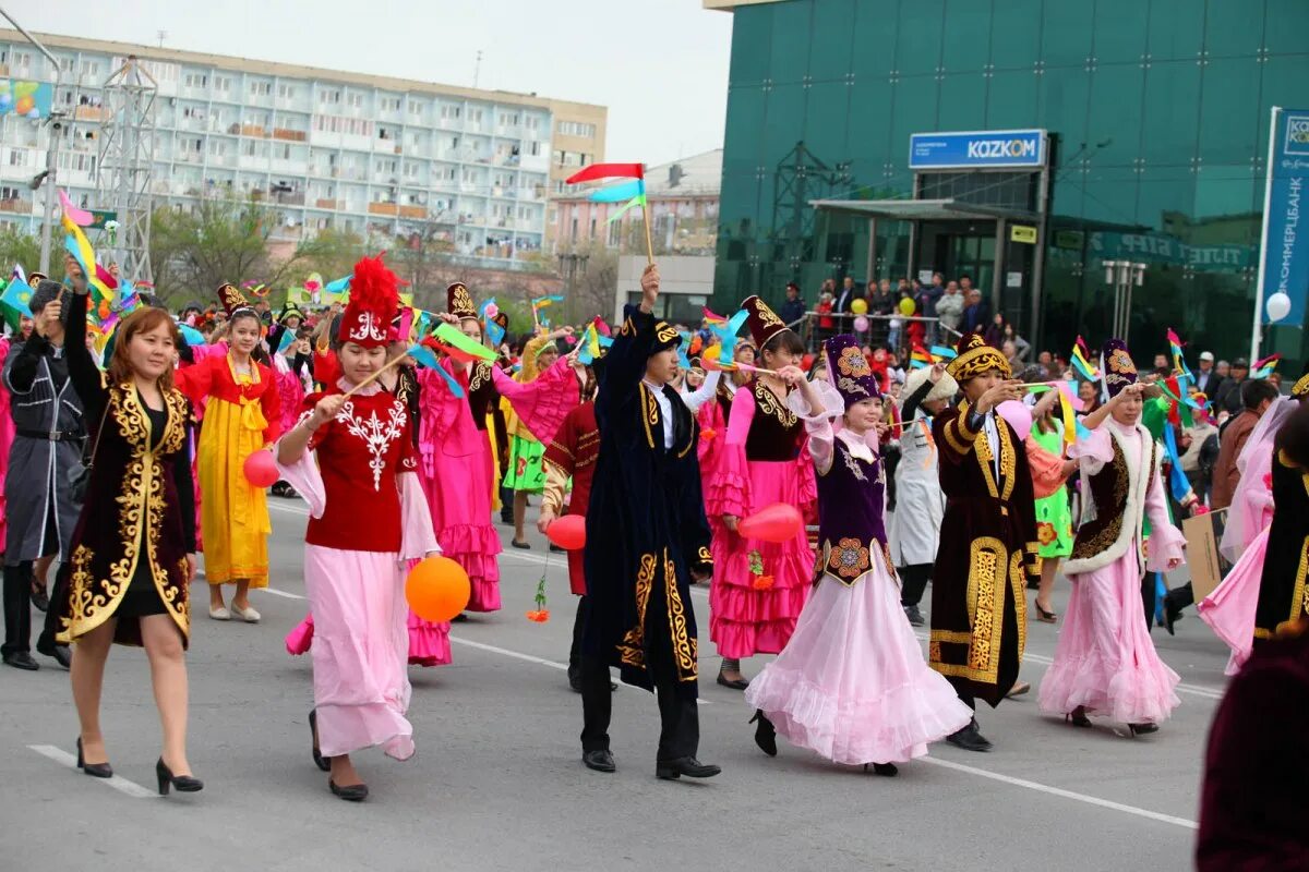 Какие праздники в мае в казахстане. 1 Мамыр. Национальные праздники Казахстана. Праздник Наурыз в Казахстане. Праздник единства народа Казахстана.