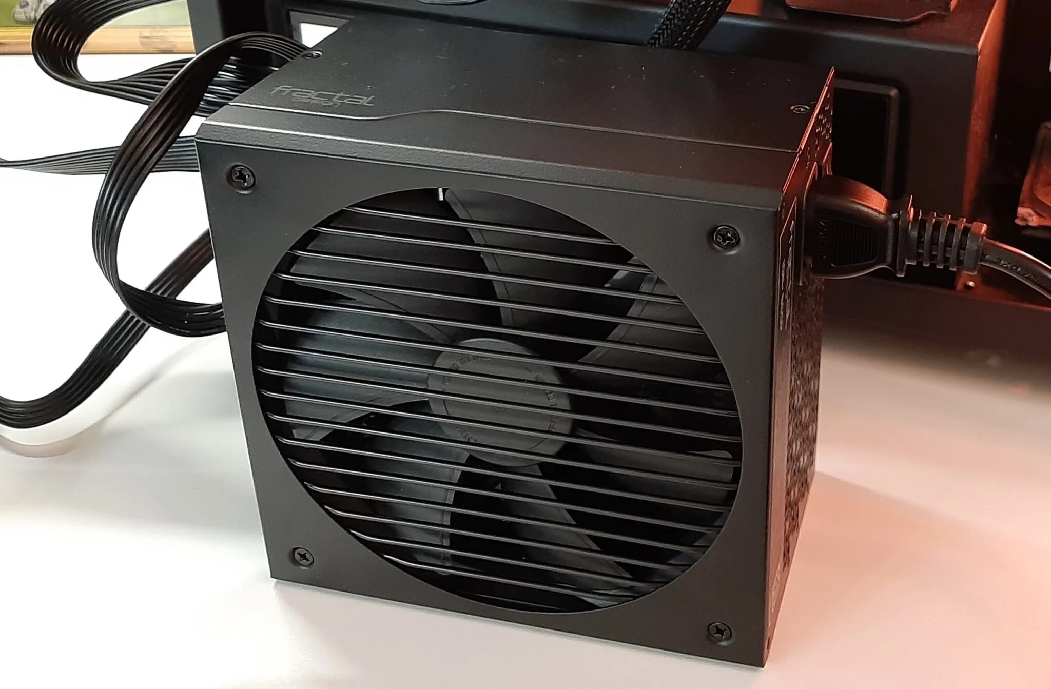 Home1232124. Ipg. Fractal design ion+ 860w platinum. Fractal design ion sfx-l gold 650w. Ipg-7930pss.