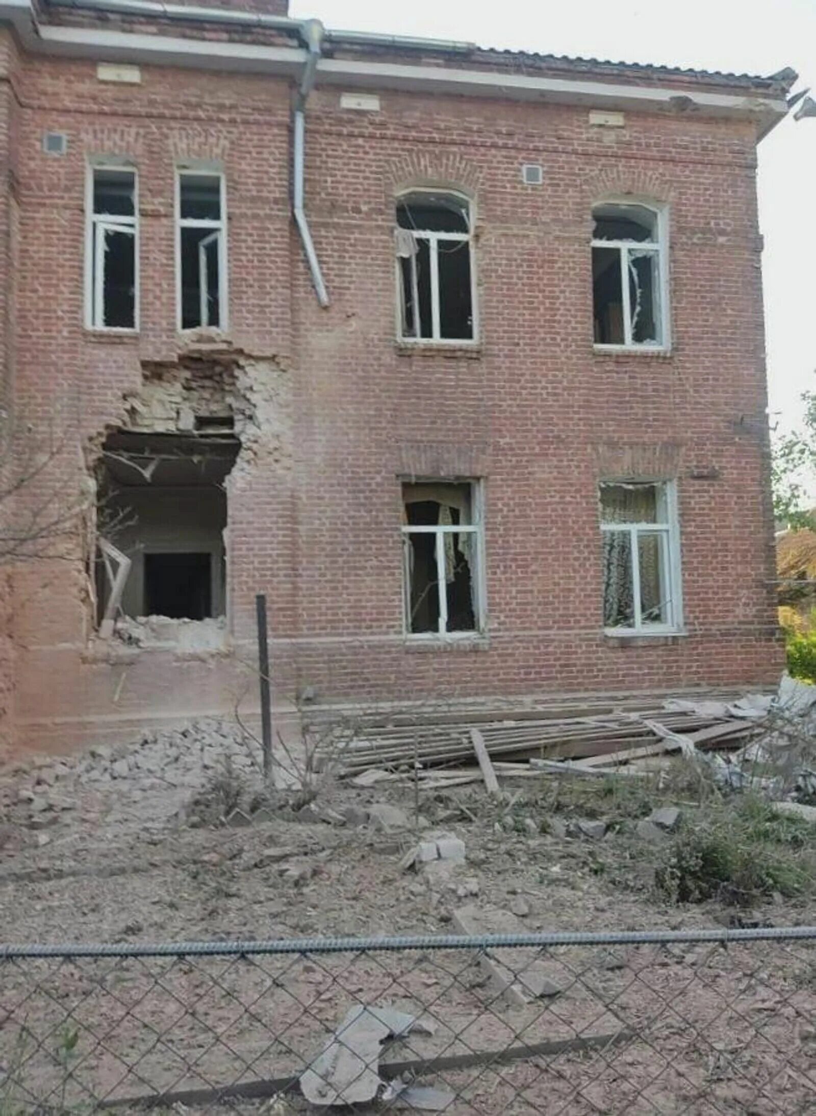 МО РФ: Украинские военные ночью нанесли ракетный удар по Белгороду и Курску - Ро
