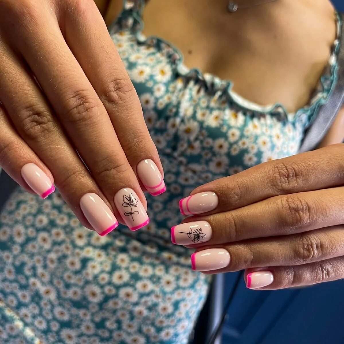 Маникюр у знаменитостей 2023. Маникюр на дому. Картины на ногтях. Красивые нарощенные ногти. Участницы телепроекта дом 2.