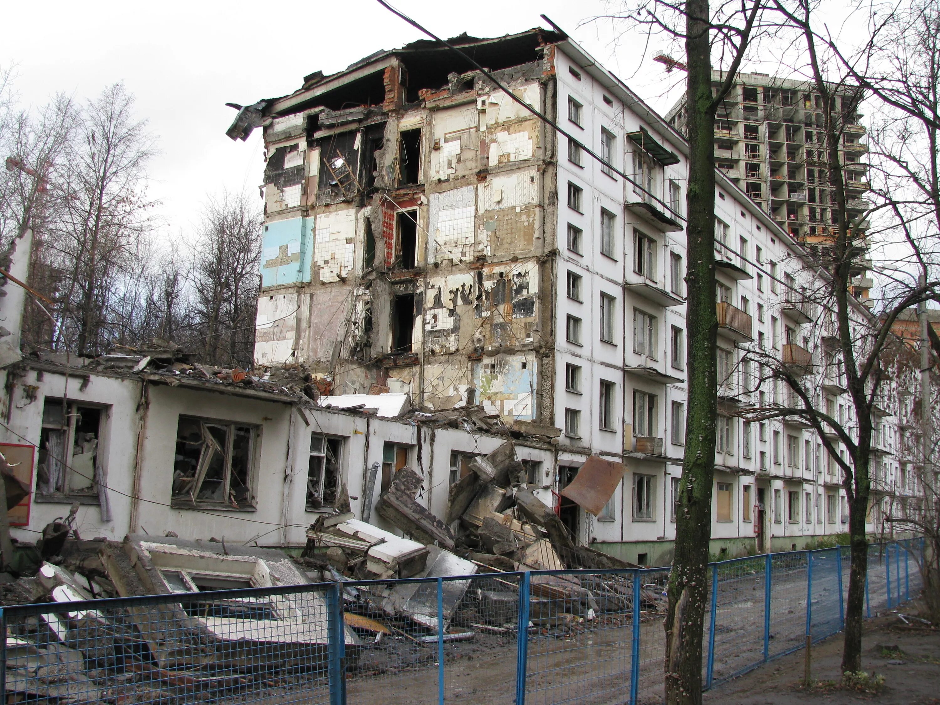 Реновация 5 этажек в Москве. Снесенные пятиэтажки в Москве. Реновация девятиэтажки. Пятиэтажки в Москве хрущёвки.