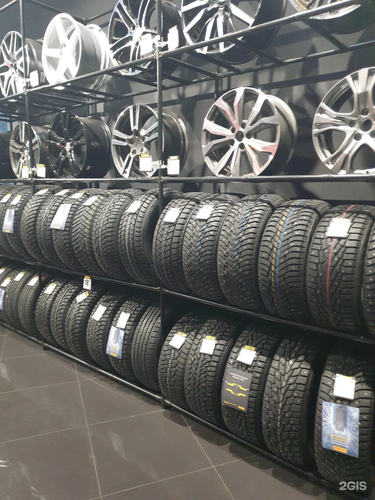 магазин на колесах. колёса даром санкт-петербург на софийской. магазин колес интерьер. шины даром спб. магазин шин и дисков.