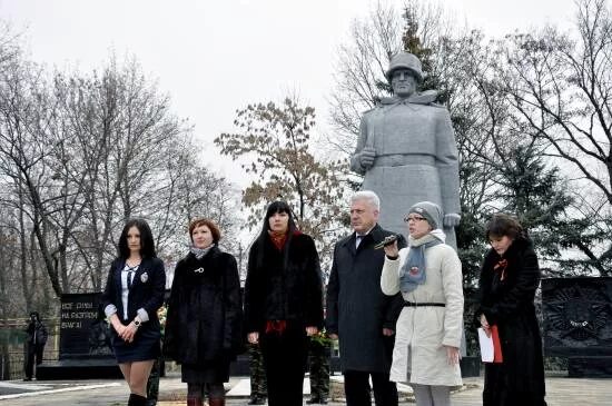 Погода в матвеев кургане на 10. Матвеев Курган Ростовская область. М Курган. Матвеев Курган женщина мать. Матвеев Курган Ростовская область фото.